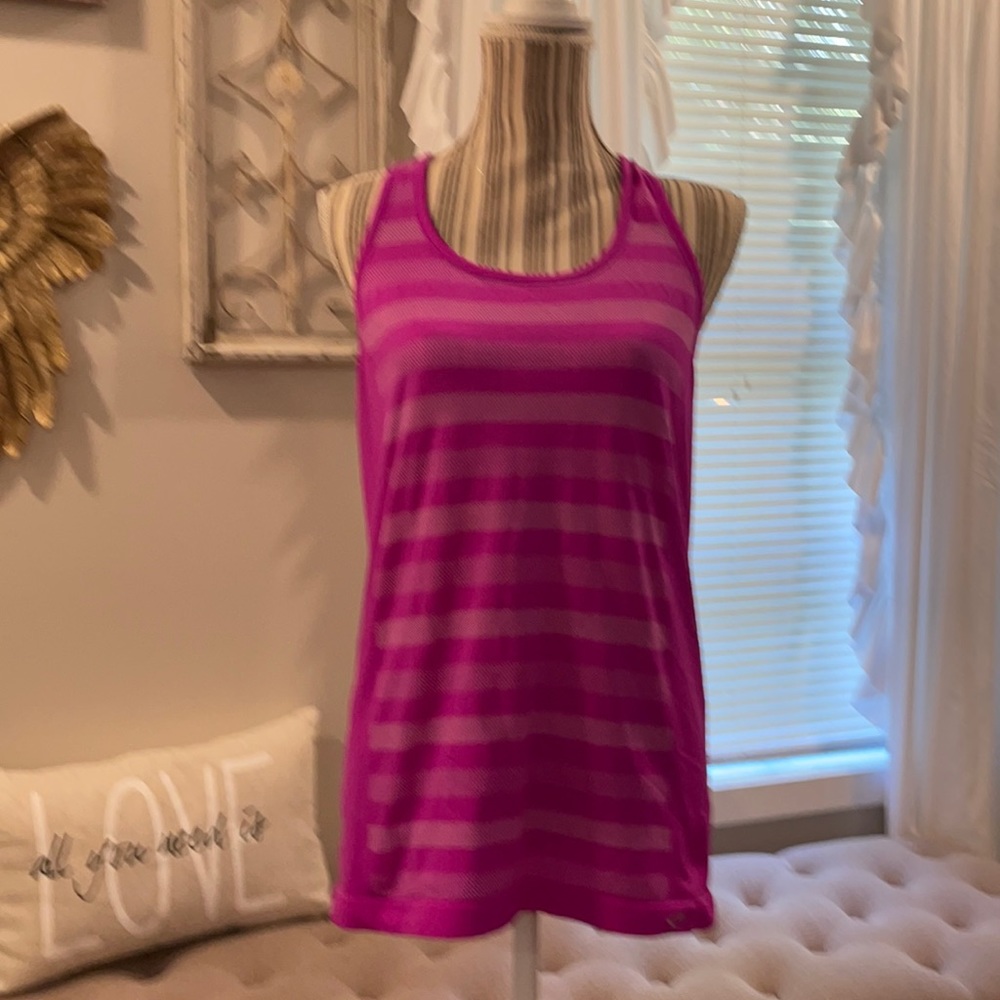 Athletic tank top